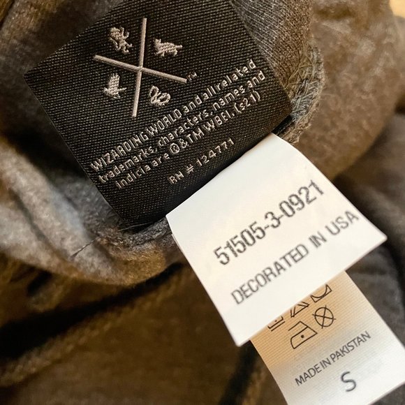 NWOT Harry Potter Borgin and Burkes Hoodie from Universal Orlando Size S - Picture 6 of 7